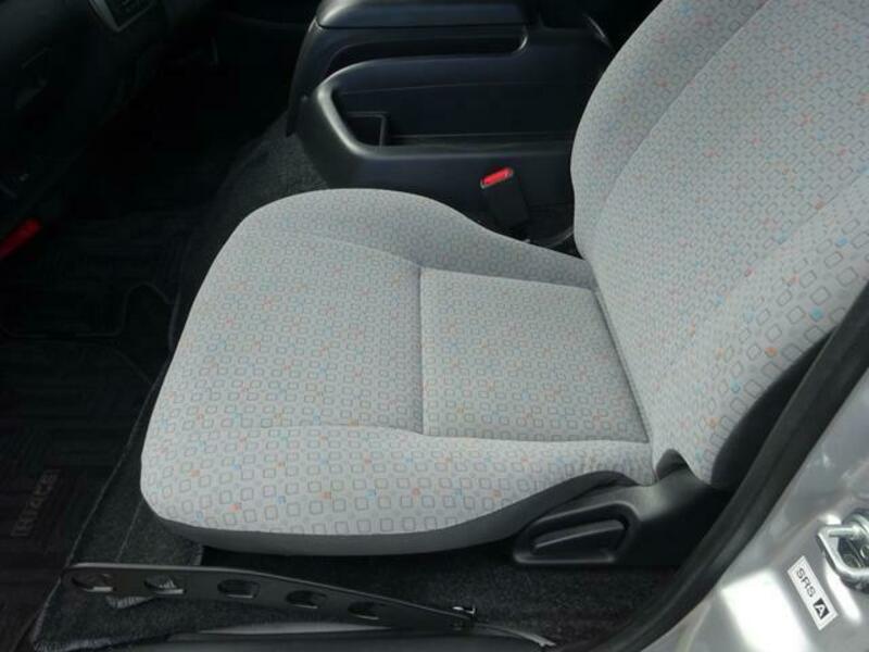 HIACE COMMUTER