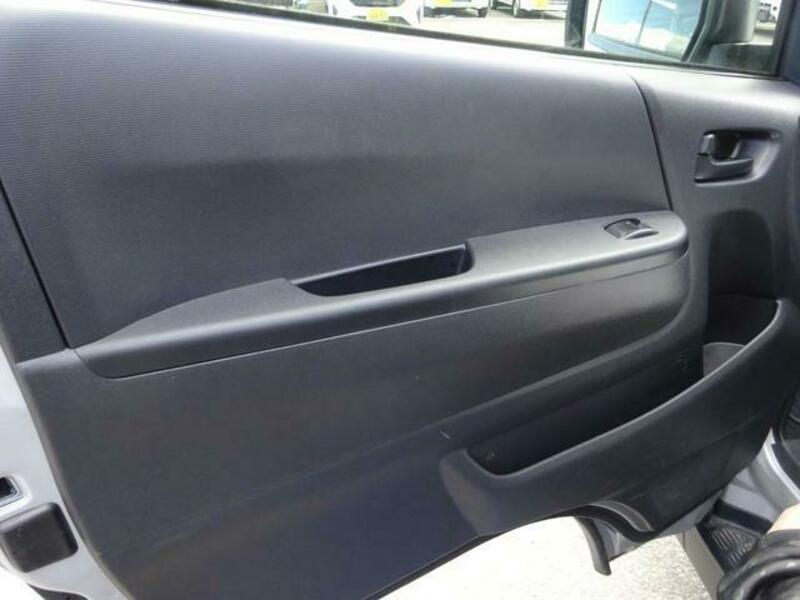 HIACE COMMUTER