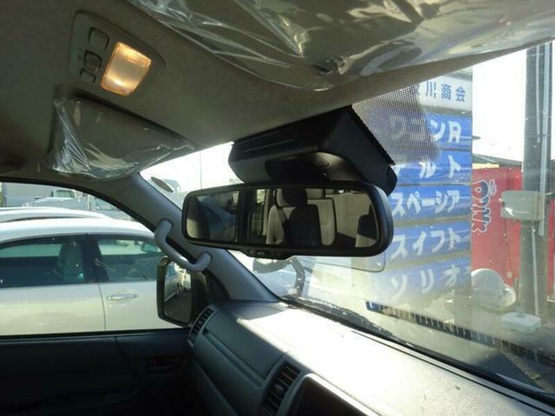 HIACE COMMUTER