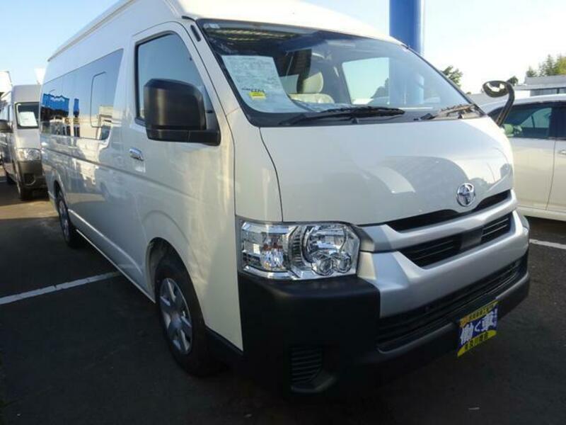 HIACE COMMUTER
