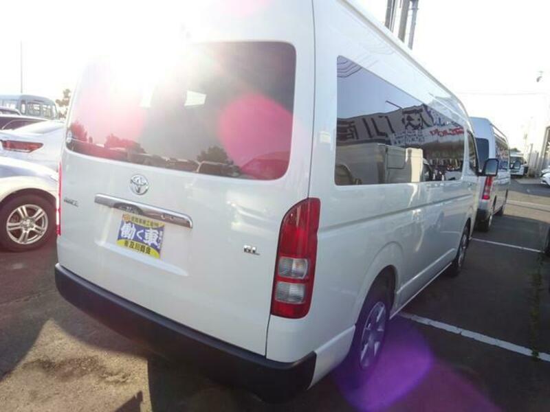 HIACE COMMUTER