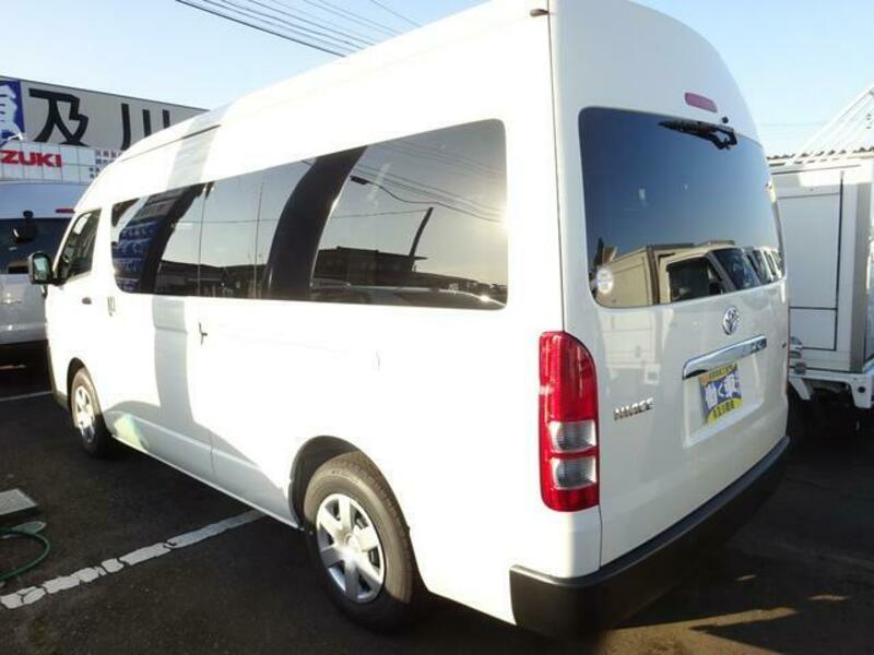 HIACE COMMUTER
