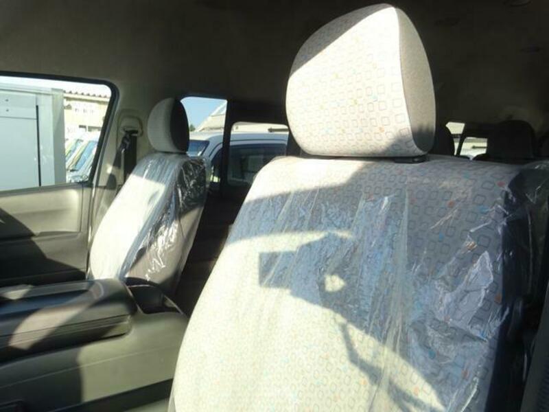 HIACE COMMUTER