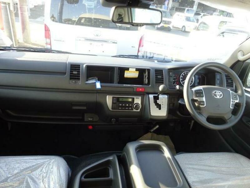 HIACE COMMUTER