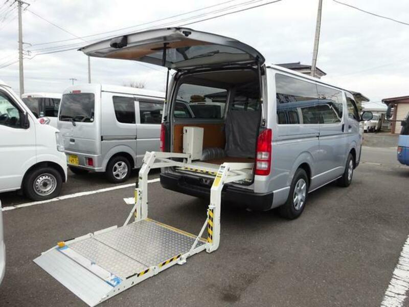 HIACE VAN