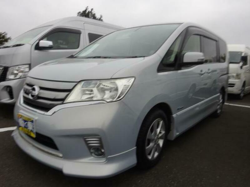 NISSAN SERENA