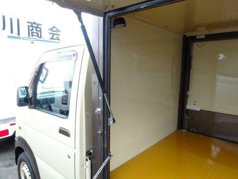 CARRY TRUCK