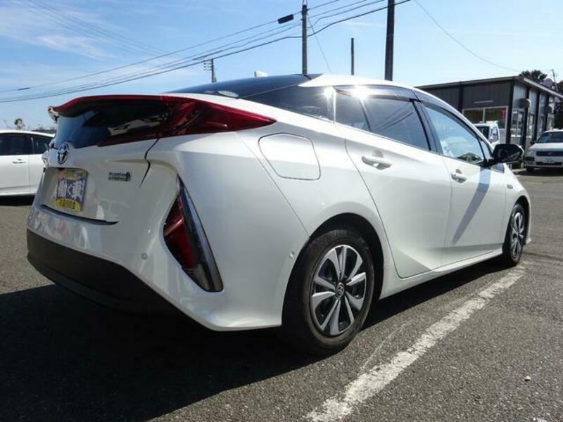 PRIUS PHV