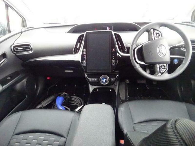 PRIUS PHV