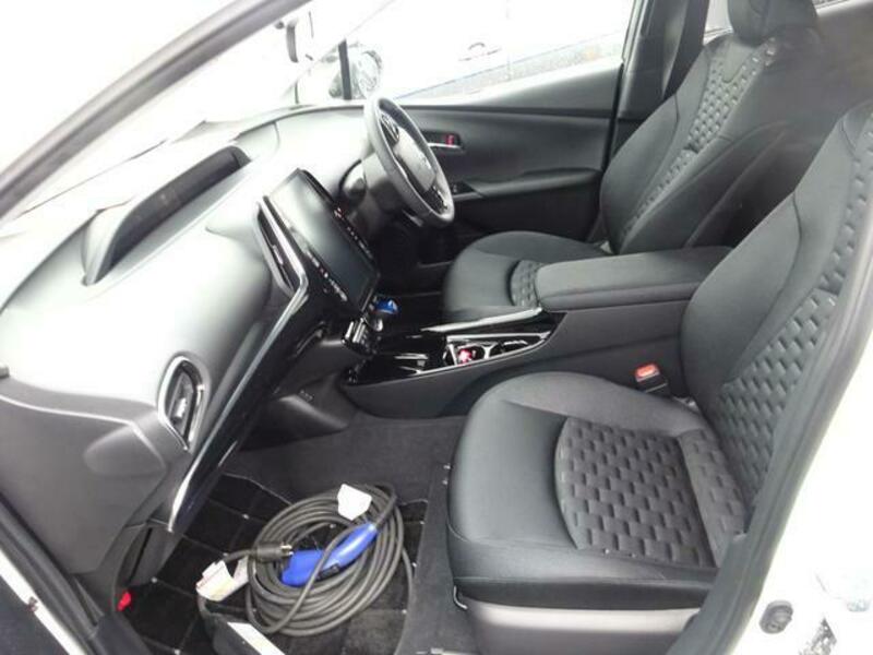 PRIUS PHV