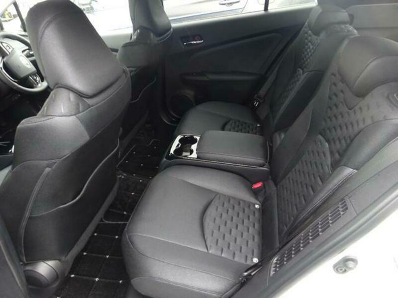 PRIUS PHV