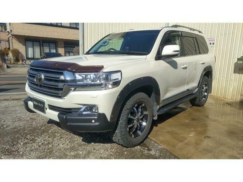 LAND CRUISER