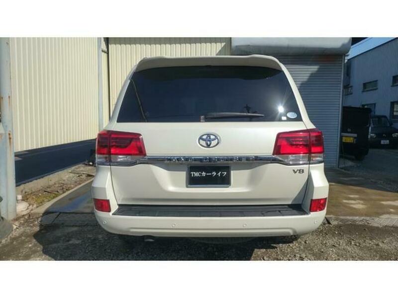 LAND CRUISER