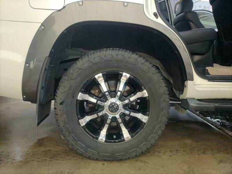 LAND CRUISER