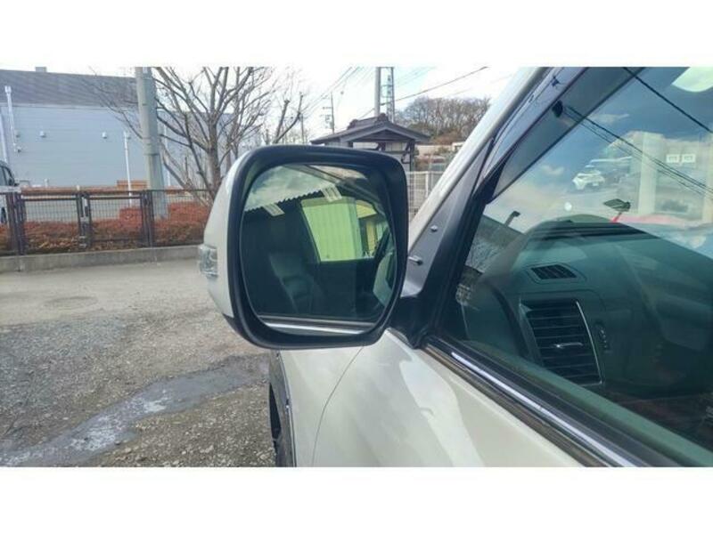 LAND CRUISER
