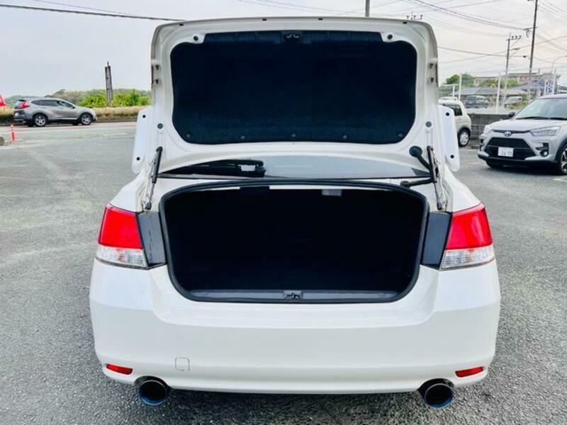 LEGACY B4
