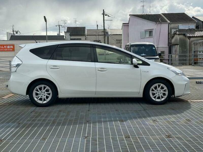 PRIUS ALPHA