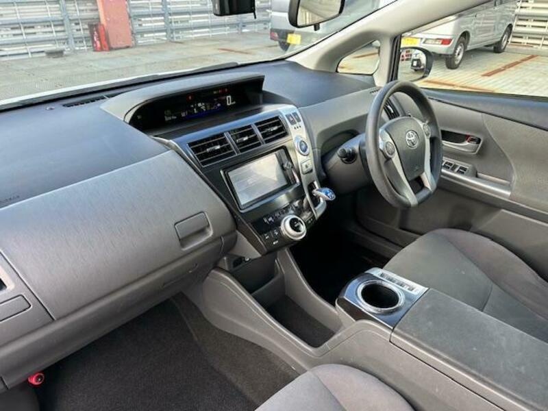 PRIUS ALPHA