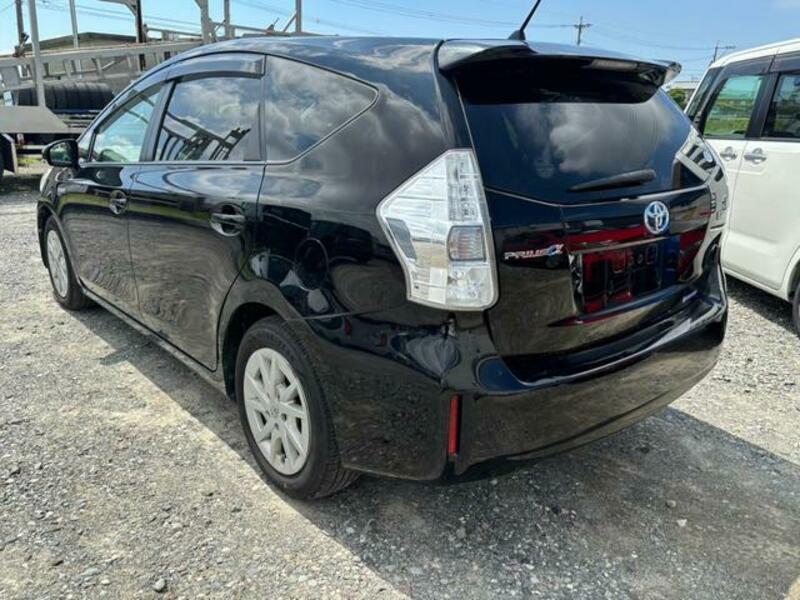 PRIUS ALPHA