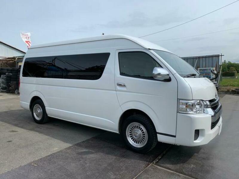 TOYOTA HIACE WAGON