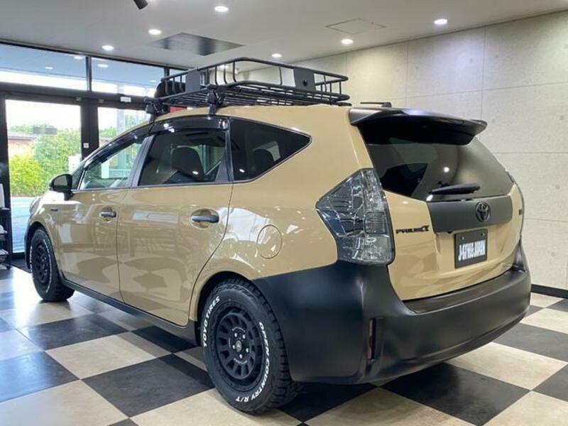 PRIUS ALPHA