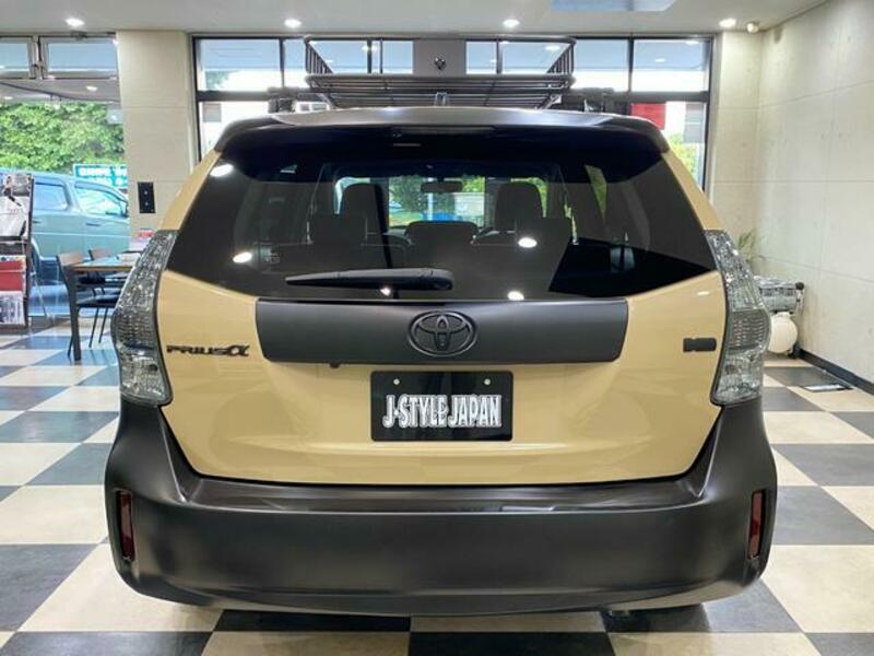 PRIUS ALPHA