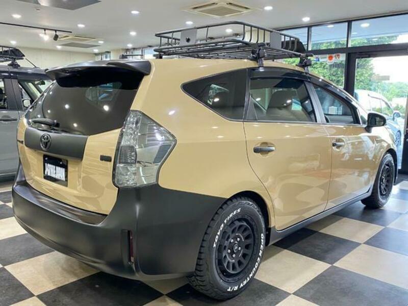 PRIUS ALPHA