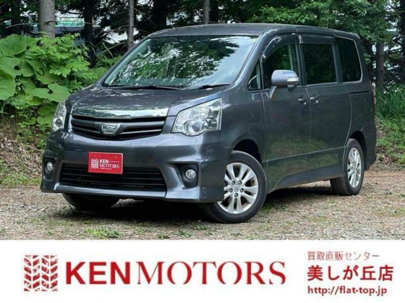 TOYOTA NOAH