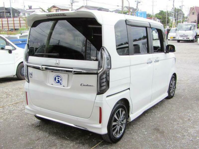 N BOX CUSTOM