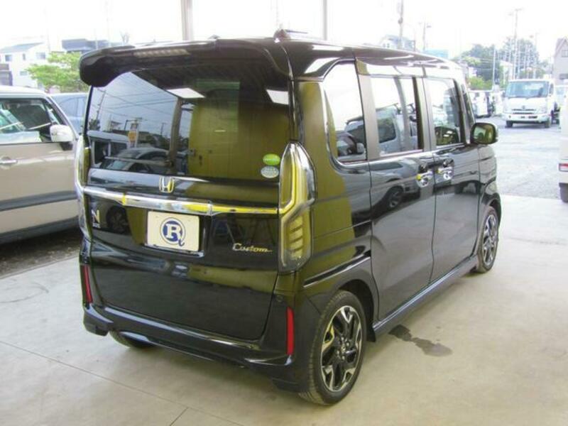 N BOX CUSTOM