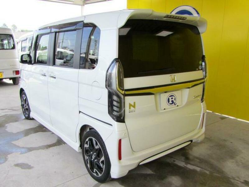 N BOX CUSTOM