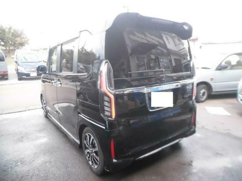 N BOX CUSTOM