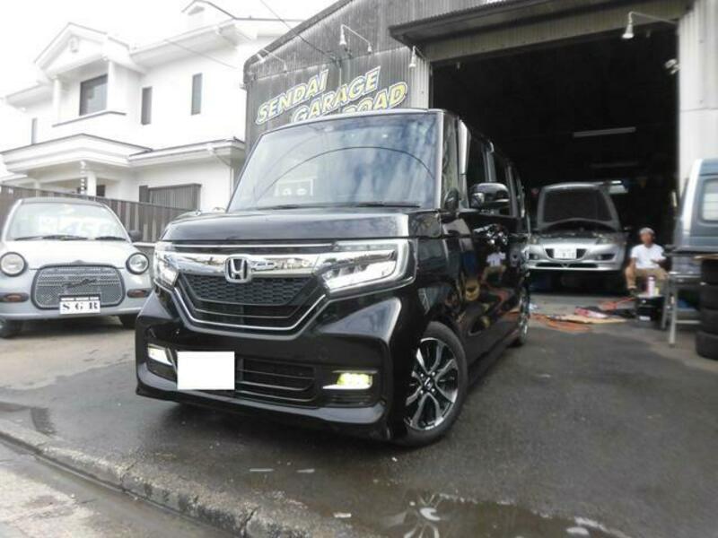 HONDA N BOX CUSTOM