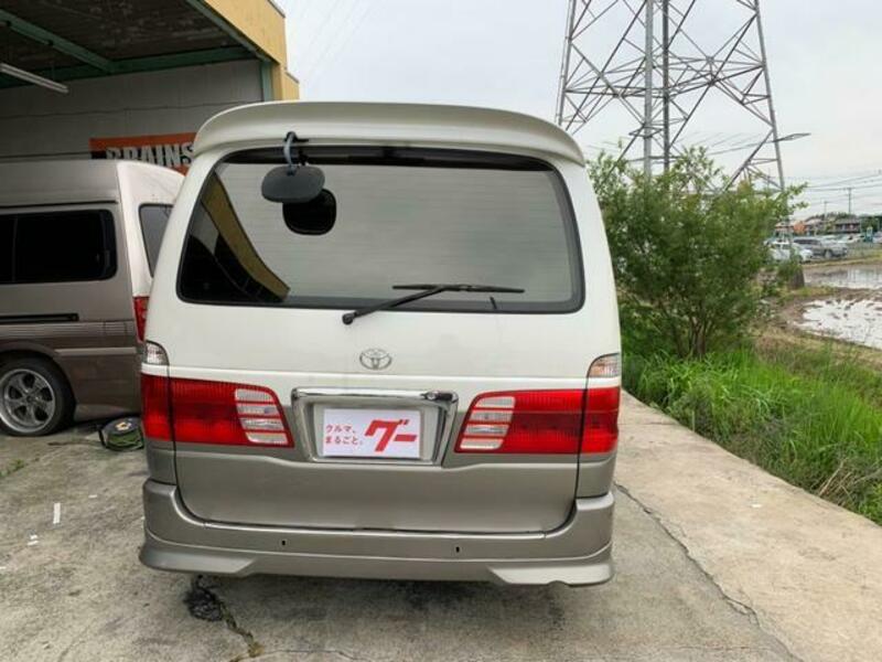 GRAND HIACE