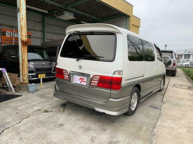 GRAND HIACE