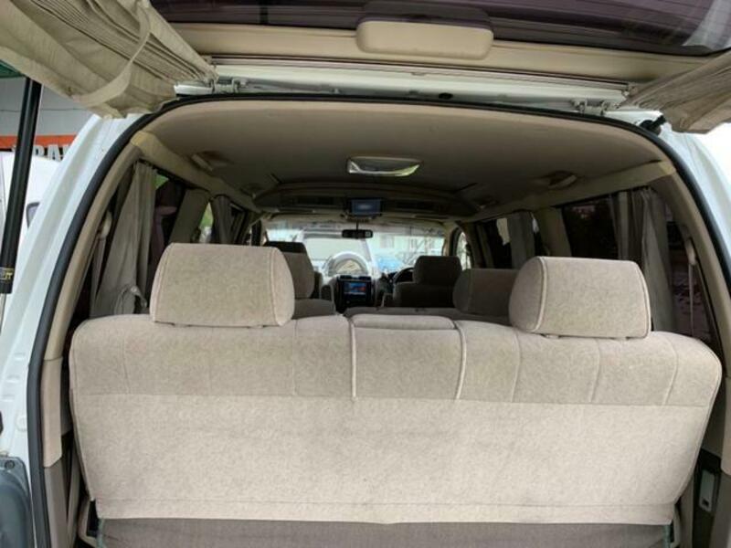 GRAND HIACE