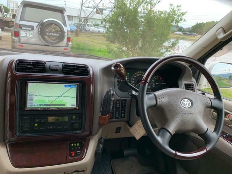 GRAND HIACE