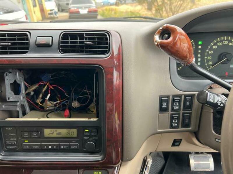 GRAND HIACE