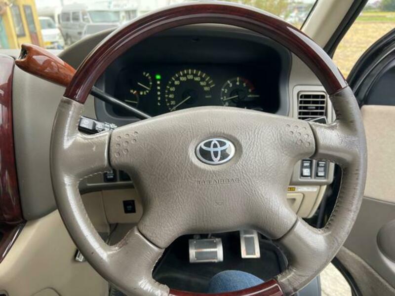 GRAND HIACE