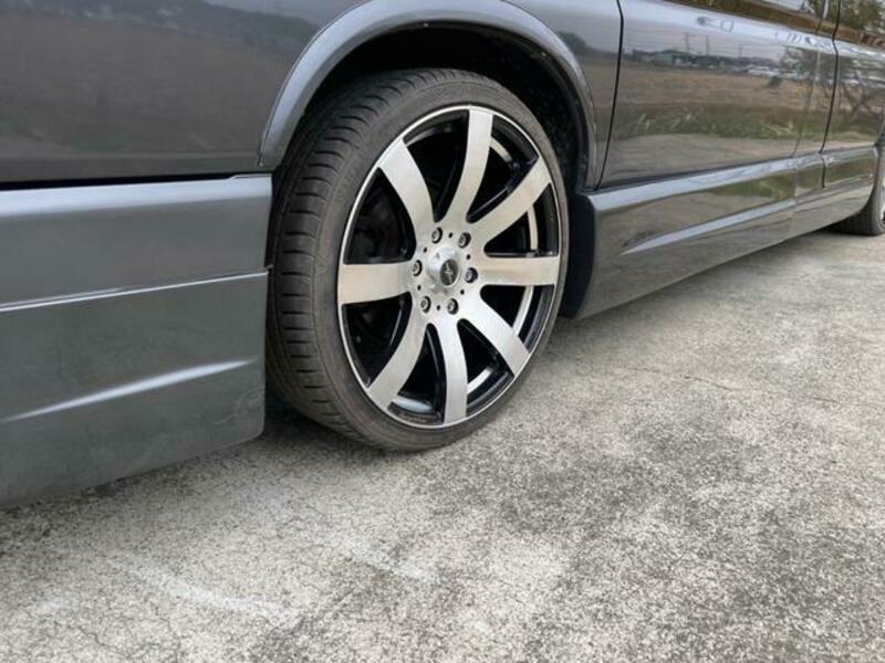 GRAND HIACE