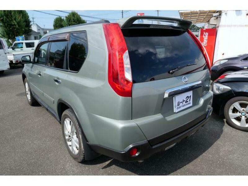 X-TRAIL