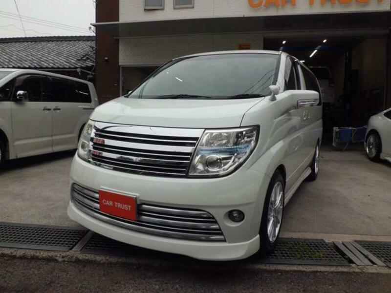 NISSAN ELGRAND