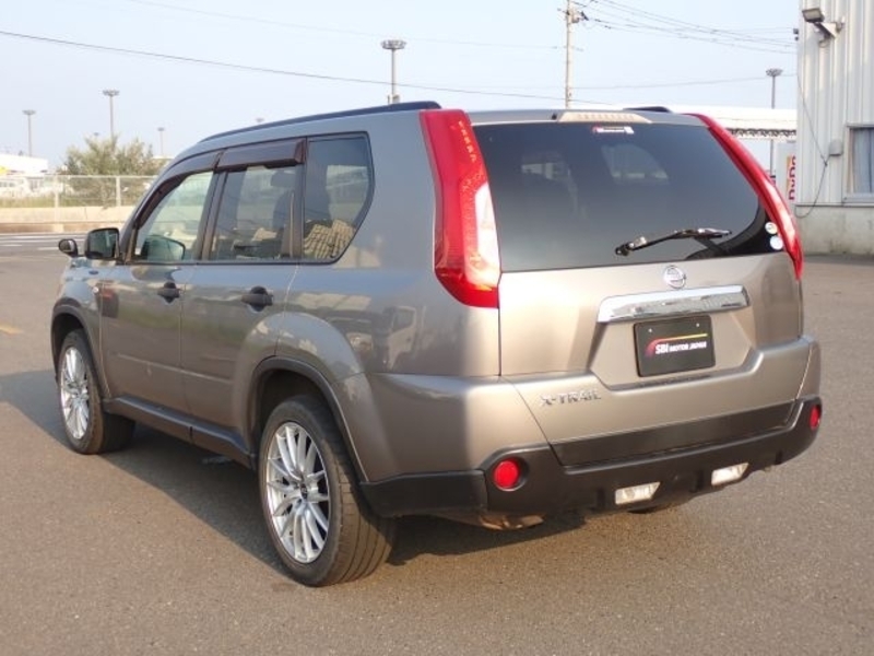 X-TRAIL
