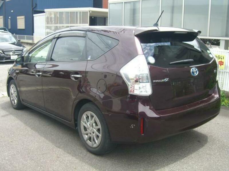 PRIUS ALPHA