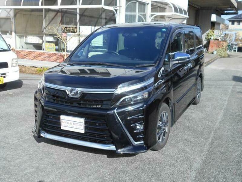 TOYOTA VOXY