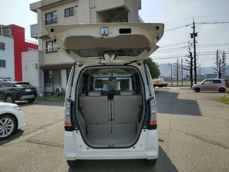 N BOX