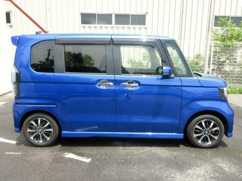 N BOX CUSTOM