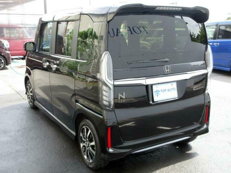 N BOX CUSTOM