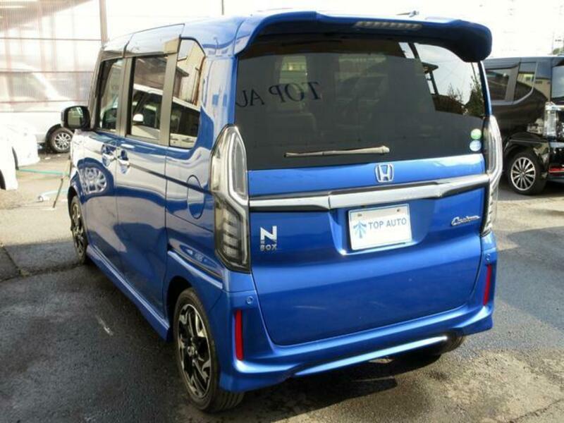 N BOX CUSTOM