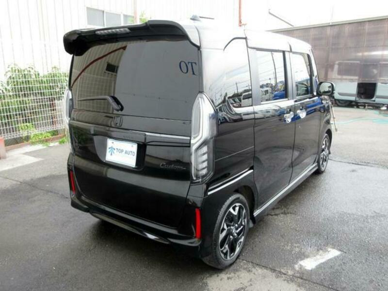 N BOX CUSTOM